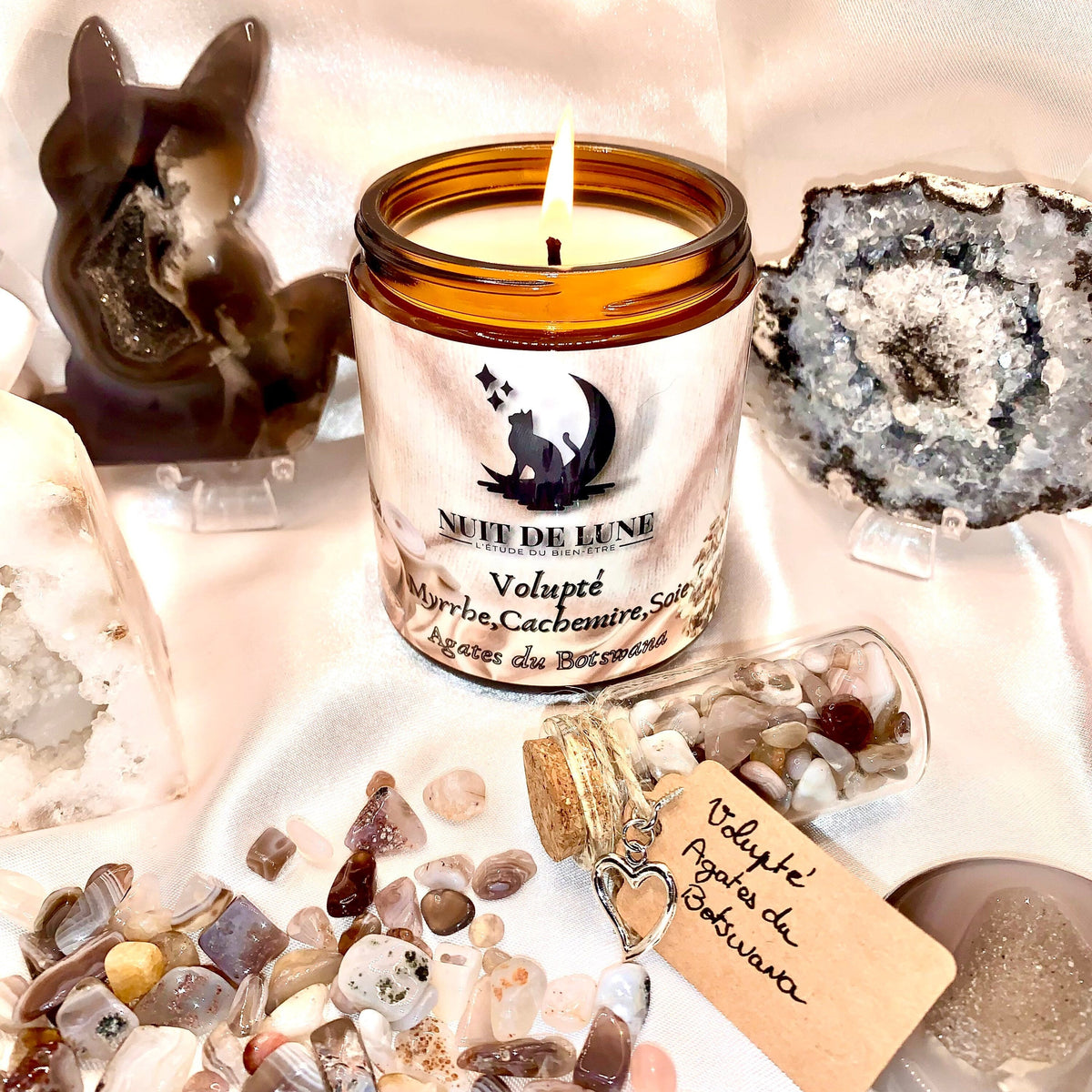 Bougie Nuit de Lune Voluppté grand format 240ml parfum bois précieux et cristaux.