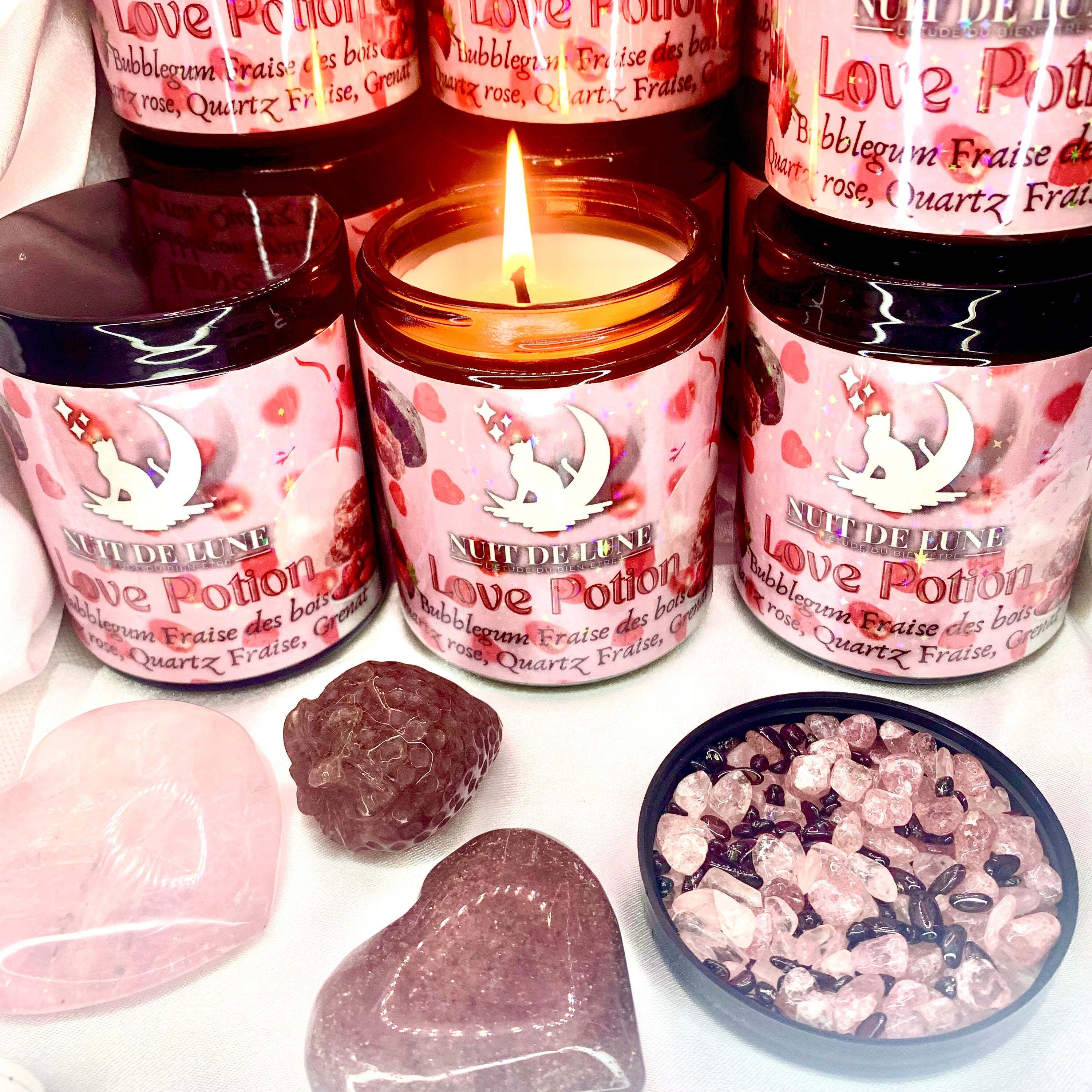 Bougie de luxe artisanale Nuit De Lune Amour LOVE POTION - Bubble gum et Fraise des bois - et sa fiole de Quartz rose, Quartz fraise, Grenat