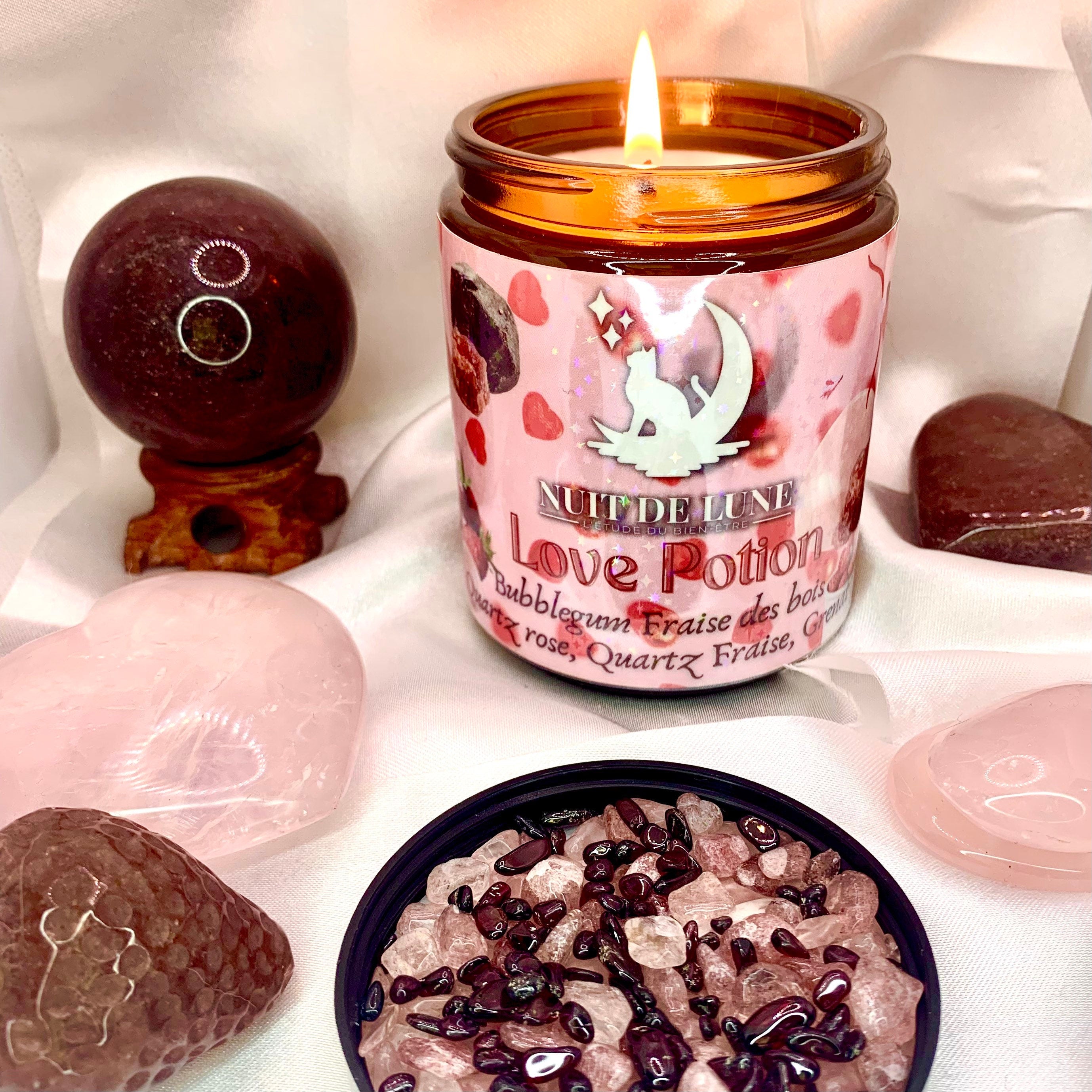 Bougie de luxe artisanale Nuit De Lune Amour LOVE POTION - Bubble gum et Fraise des bois - et sa fiole de Quartz rose, Quartz fraise, Grenat