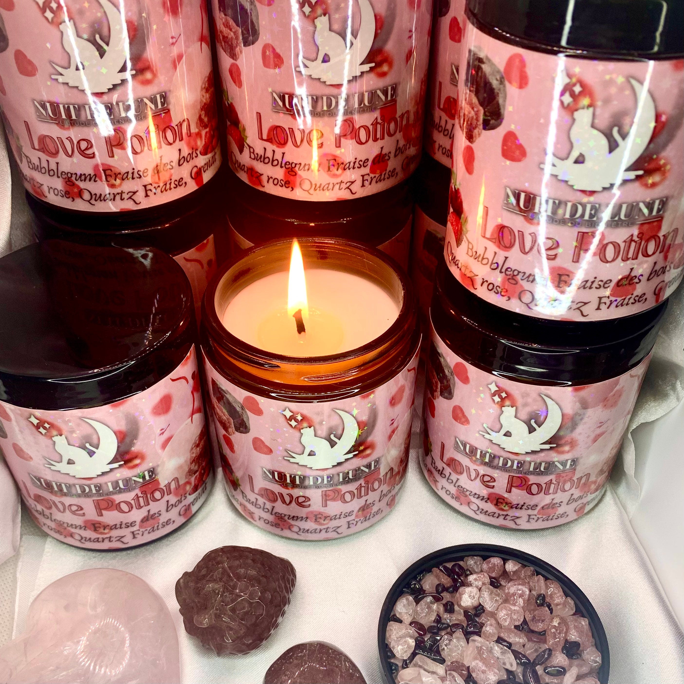 Bougie de luxe artisanale Nuit De Lune Amour LOVE POTION - Bubble gum et Fraise des bois - et sa fiole de Quartz rose, Quartz fraise, Grenat