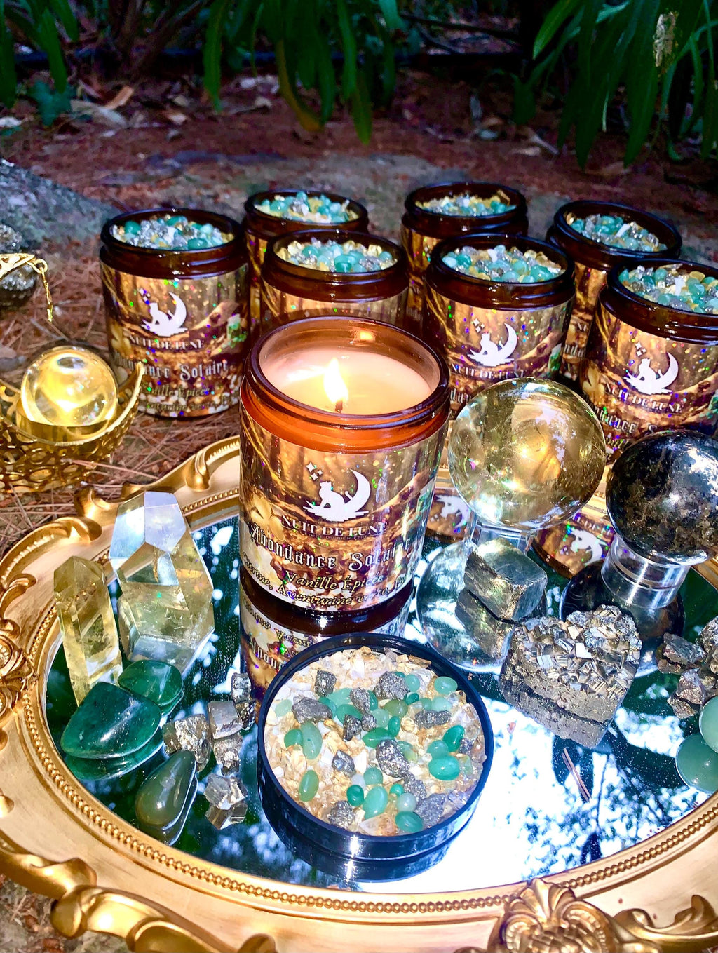 Bougie de luxe artisanale aux cristaux ABONDANCE SOLAIRE Vanille Épicée, Citrine, Aventurine Verte, Pyrite
