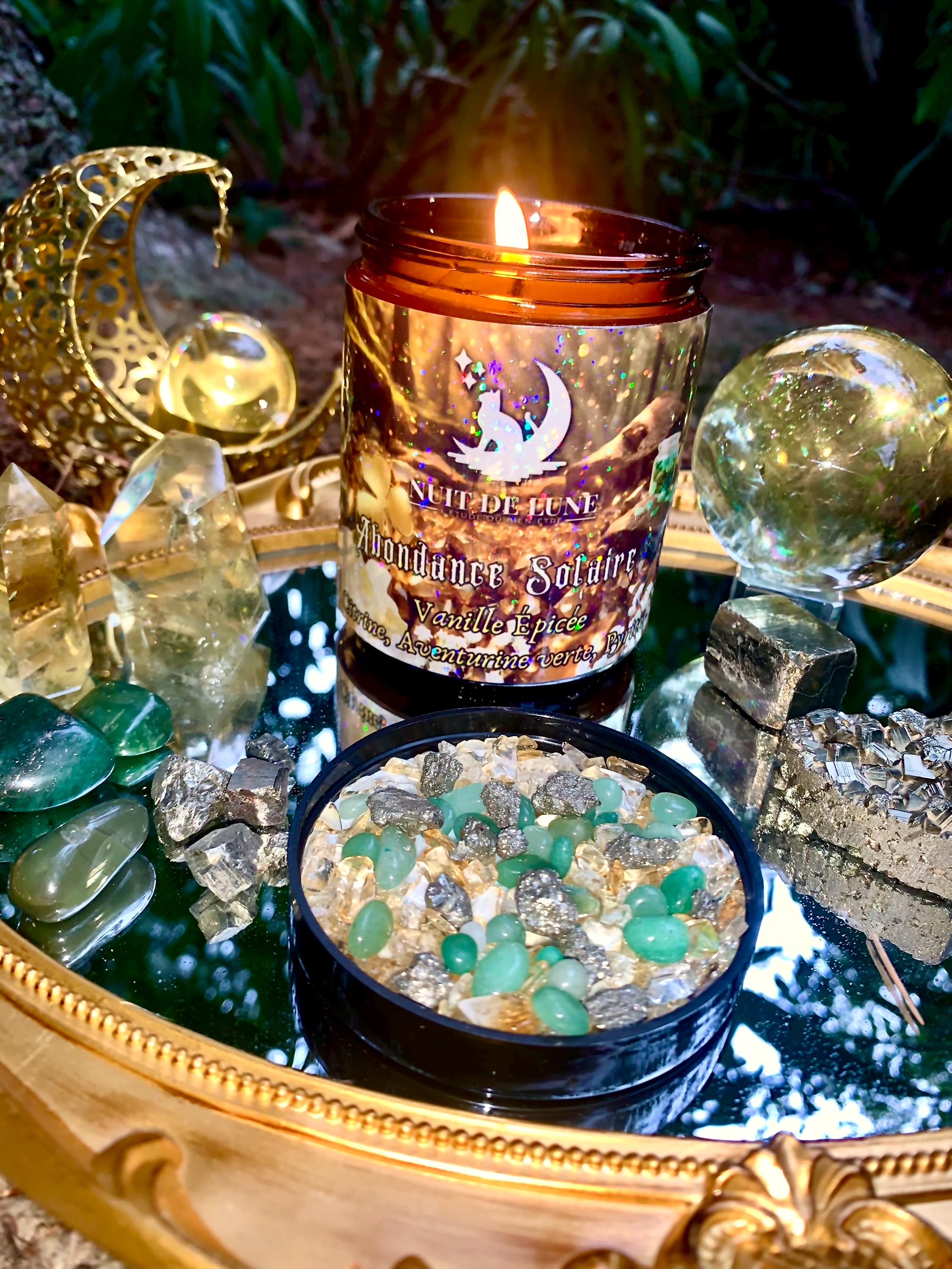 Bougie de luxe artisanale aux cristaux ABONDANCE SOLAIRE Vanille Épicée, Citrine, Aventurine Verte, Pyrite