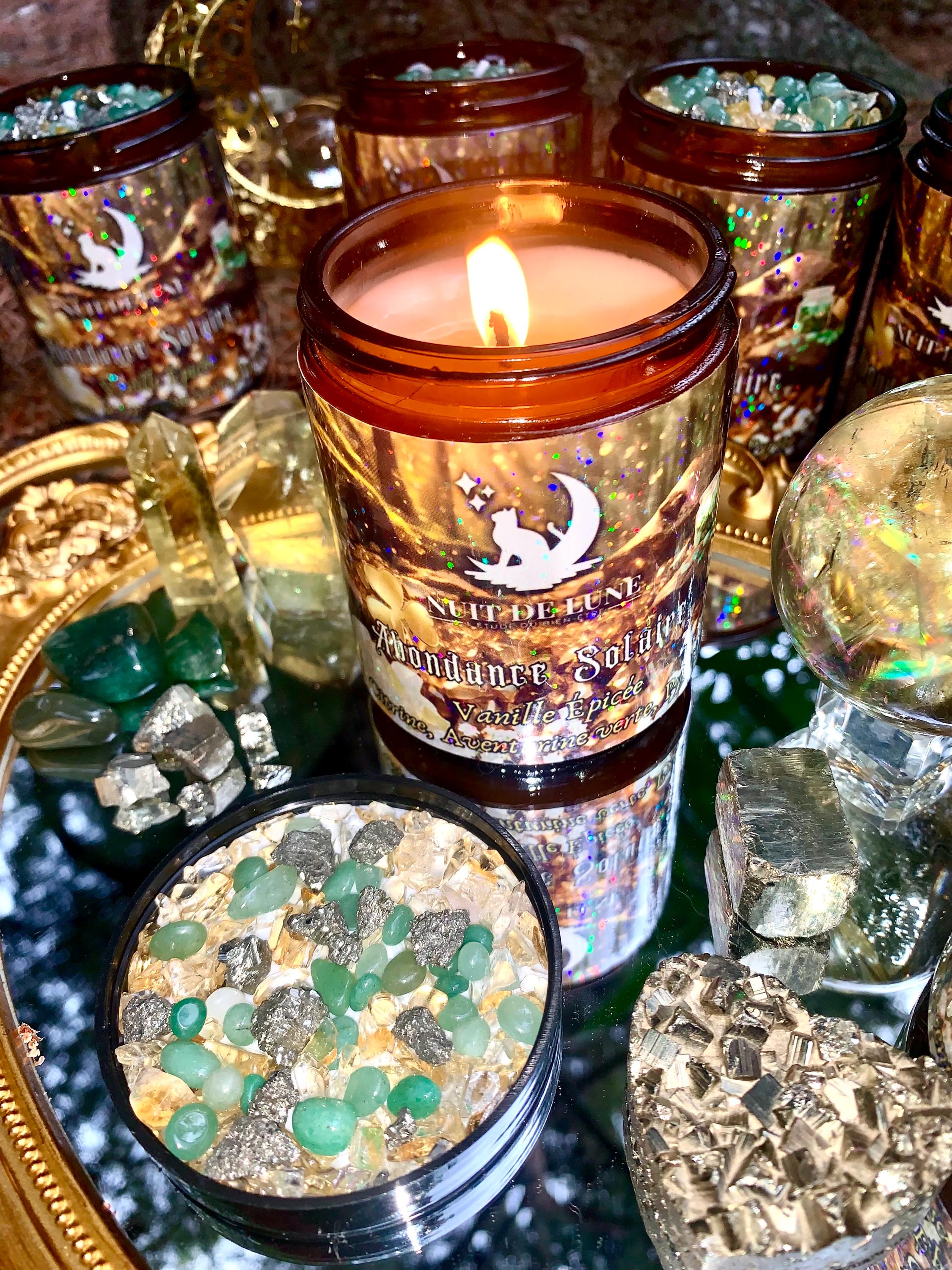 Bougie de luxe artisanale aux cristaux ABONDANCE SOLAIRE Vanille Épicée, Citrine, Aventurine Verte, Pyrite