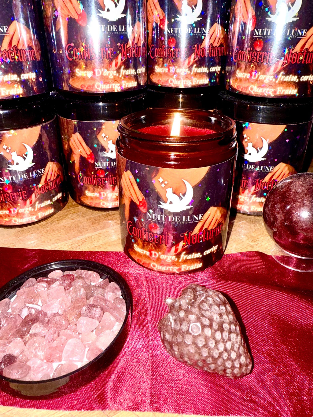 Bougie de luxe artisanale aux cristaux CONFISERIE NOCTURNE Sucre d’Orge, fraise, cerise, Quartz Fraise