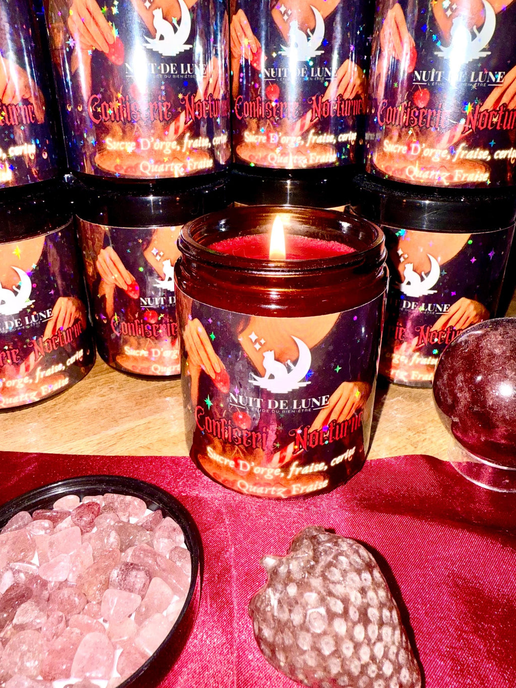 Bougie de luxe artisanale aux cristaux CONFISERIE NOCTURNE Sucre d’Orge, fraise, cerise, Quartz Fraise