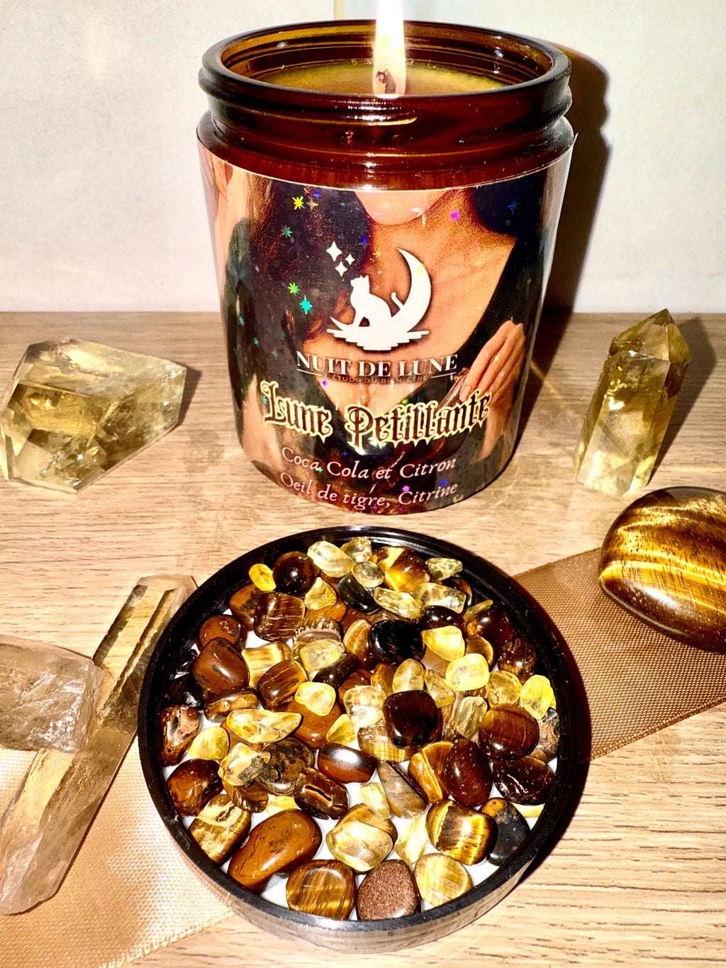 Bougie de luxe artisanale aux cristaux LUNE PÉTILLANTE Coca-Cola et Citron, Oeil de Tigre et Citrine