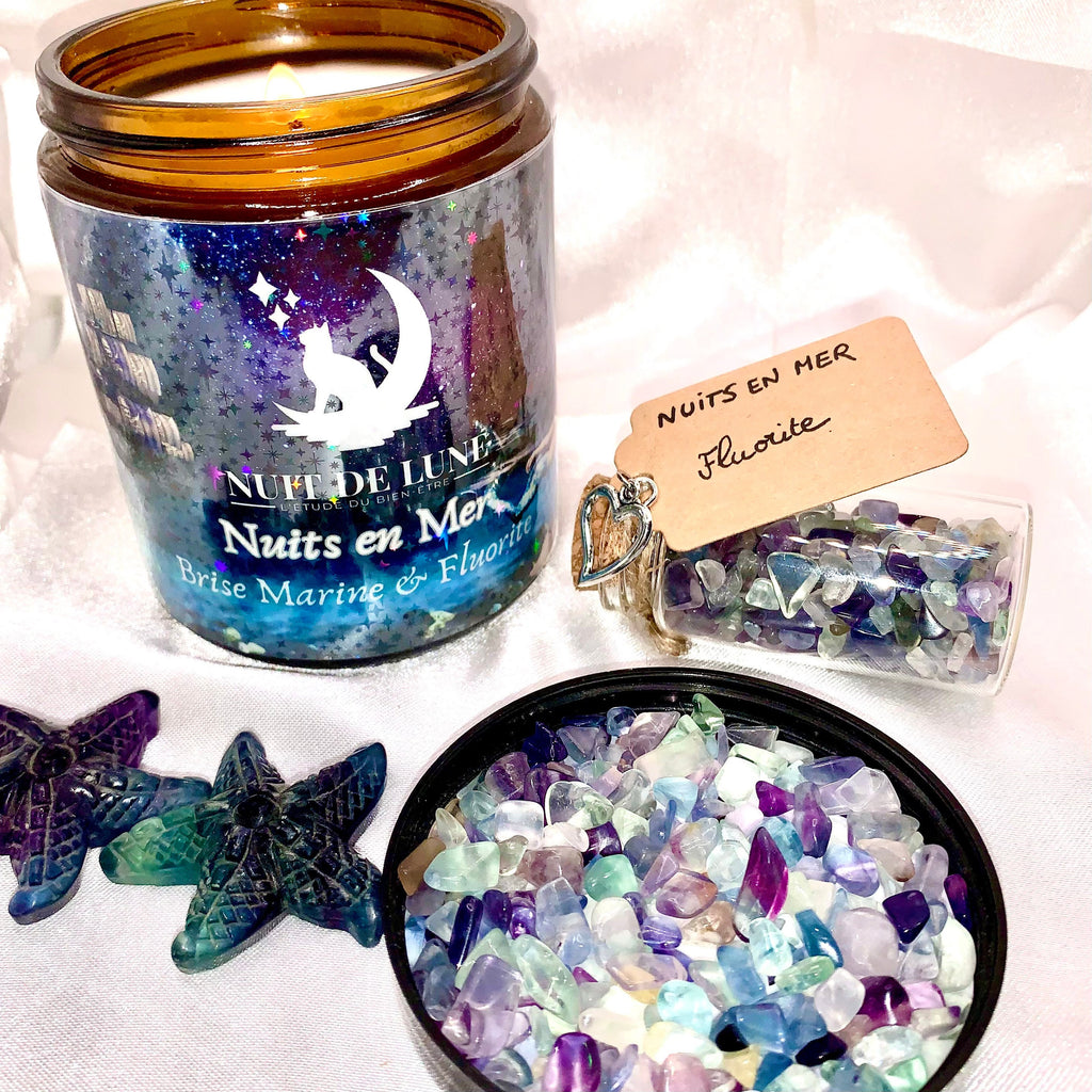 Bougie de luxe artisanale aux cristaux NUITS EN MER Brise Marine et sa fiole de fluorite multicolore