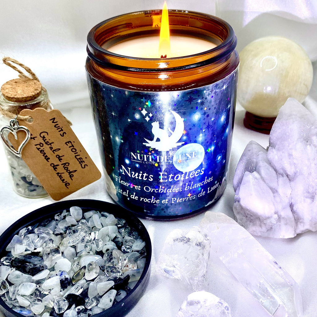 Bougie de luxe artisanale aux cristaux NUITS ÉTOILÉES Fleurs et Orchidées blanches et sa fiole de cristal de roche et pierre de lune