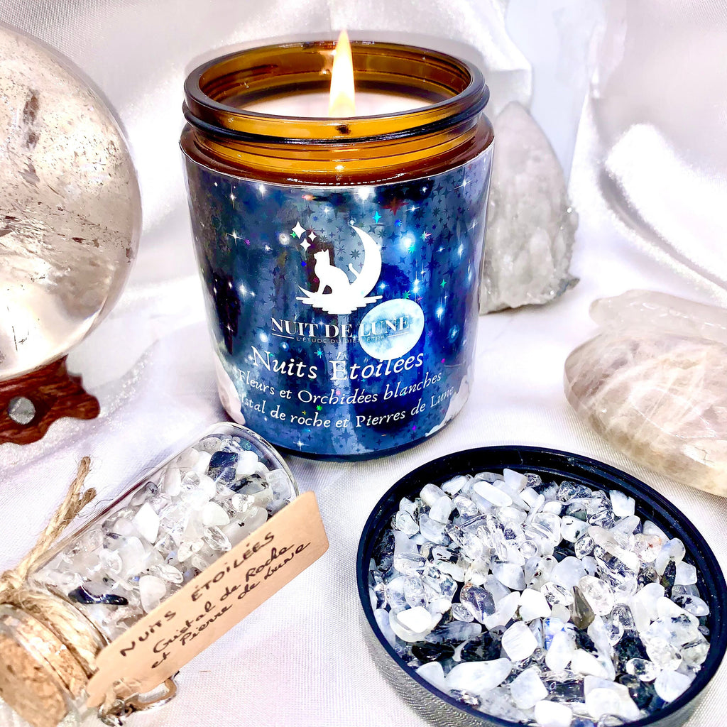 Bougie de luxe artisanale aux cristaux NUITS ÉTOILÉES Fleurs et Orchidées blanches et sa fiole de cristal de roche et pierre de lune