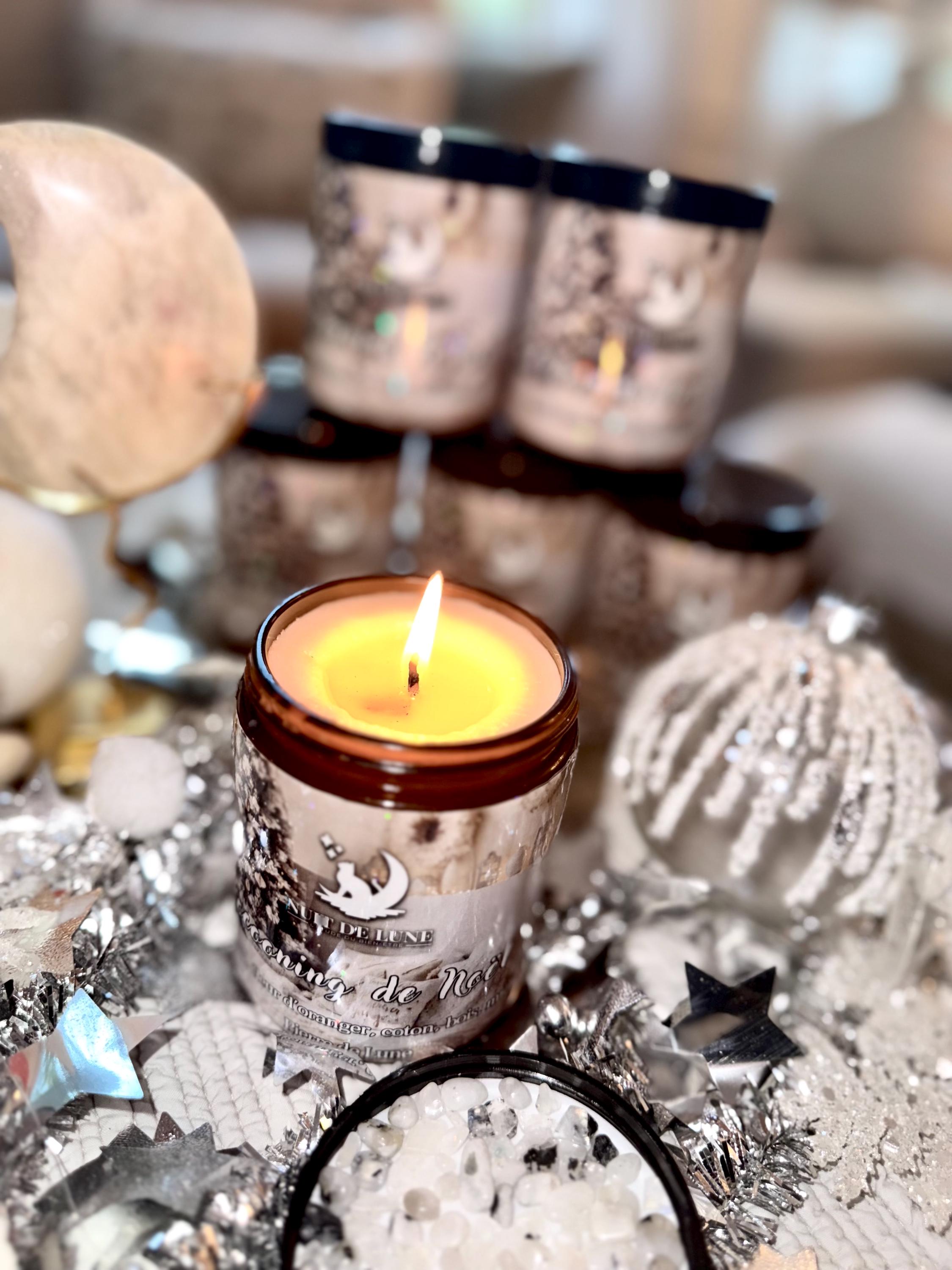 Bougie de luxe artisanale aux cristaux NUIT DE LUNE Cocooning de Noël Neroli, Fleur d’oranger, coton, bois, miel et Pierres de Lune