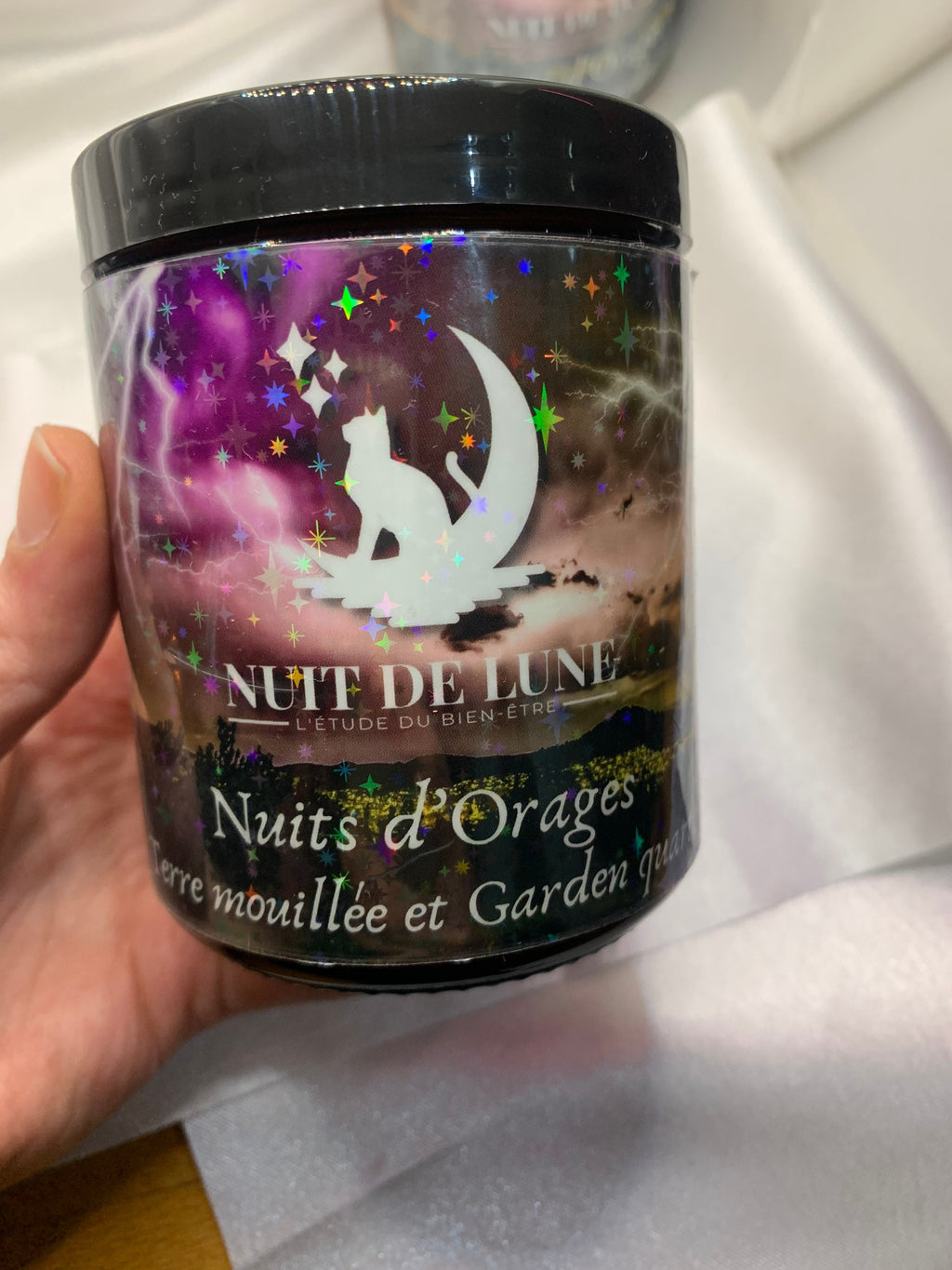 Bougie de luxe artisanale aux cristaux Nuit de Lune NUITS D’ORAGE Terre Mouillée et sa fiole de lodolite/garden quartz