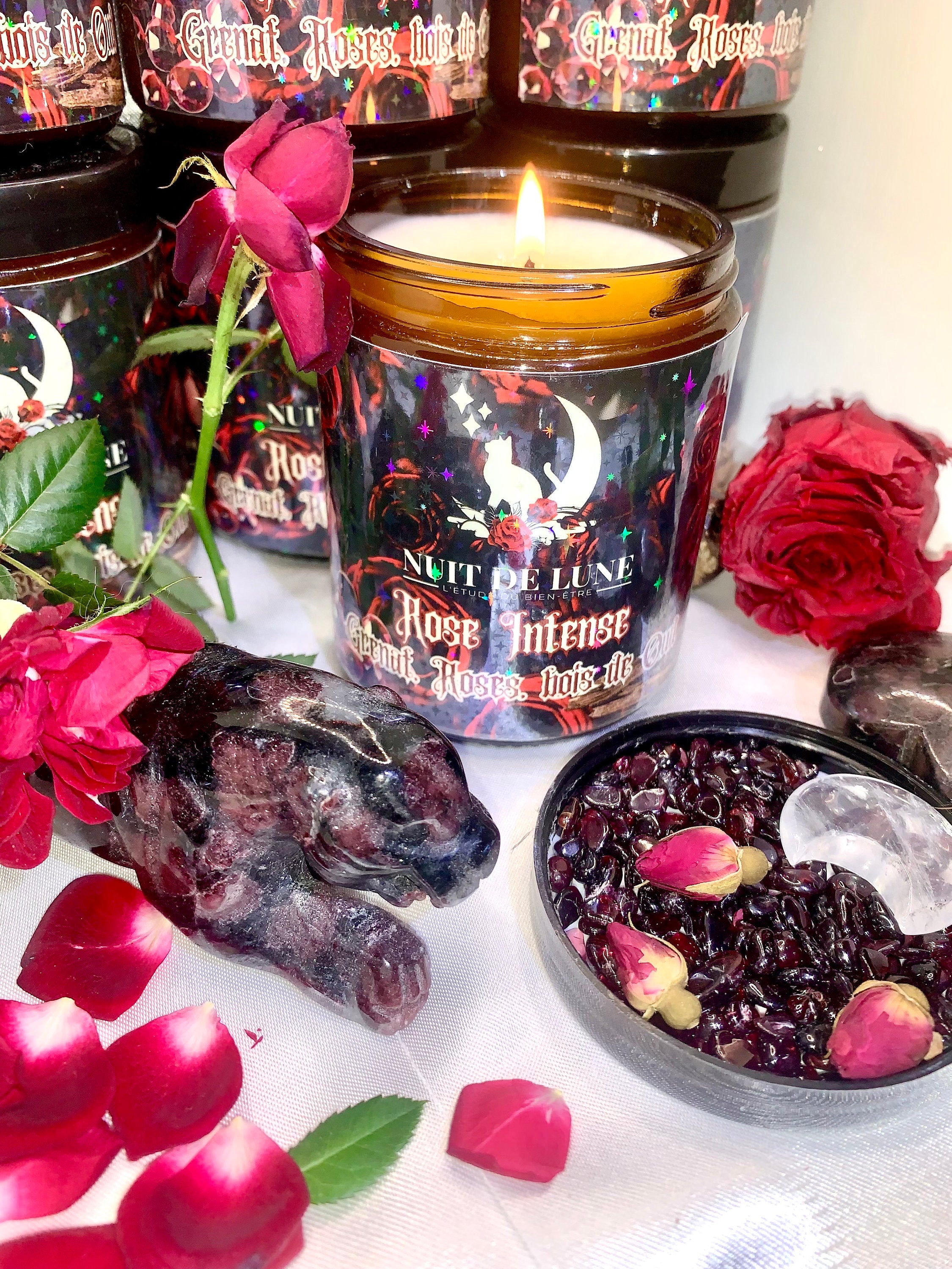 Bougie de luxe artisanale aux cristaux  Nuit de Lune ROSE INTENSE Rose & bois de Oud et sa fiole de cristaux de grenat et roses