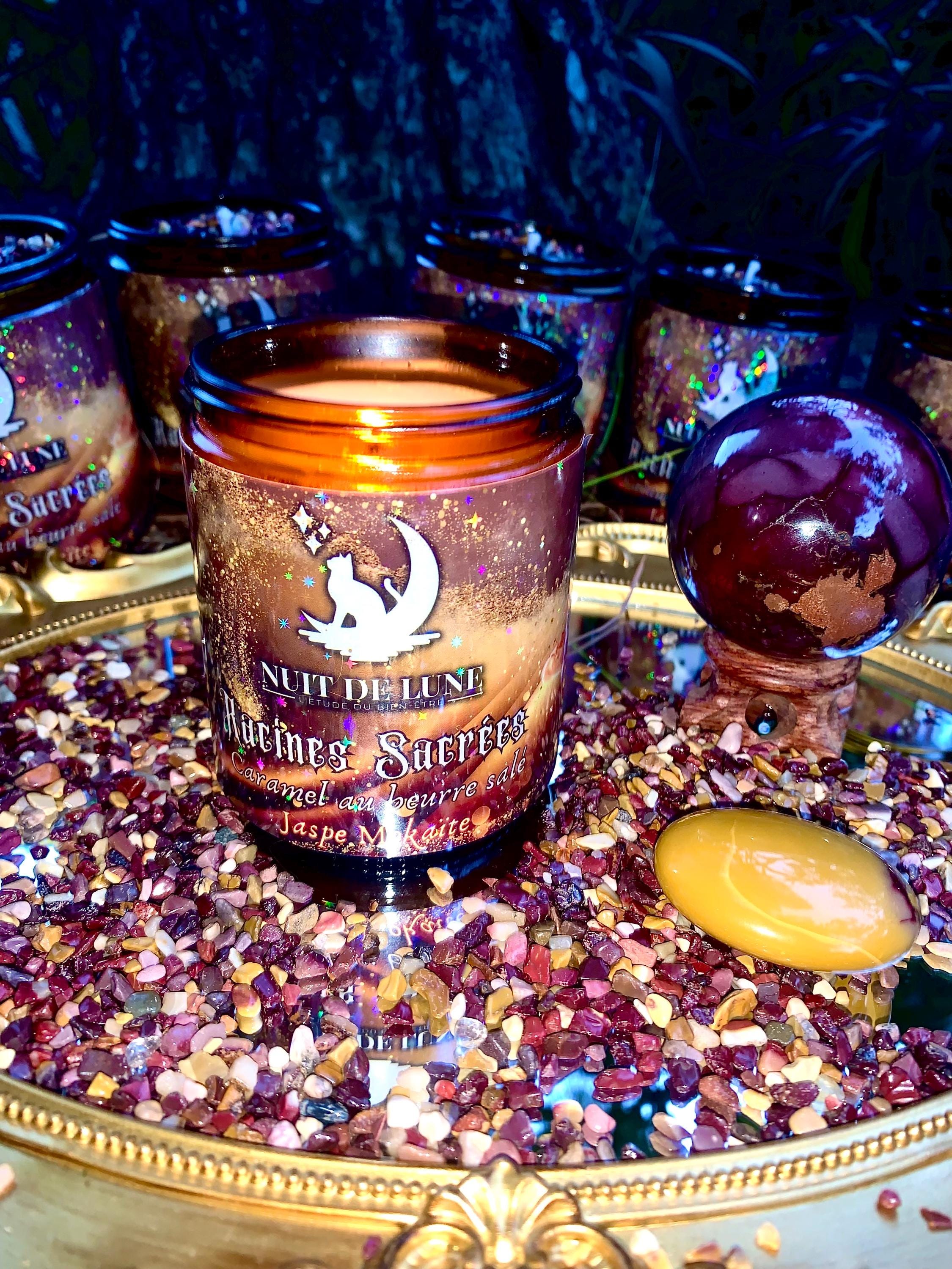 Bougie de luxe artisanale aux cristaux RACINES SACRÉES Caramel au beurre salé, Jaspe Mokaïte