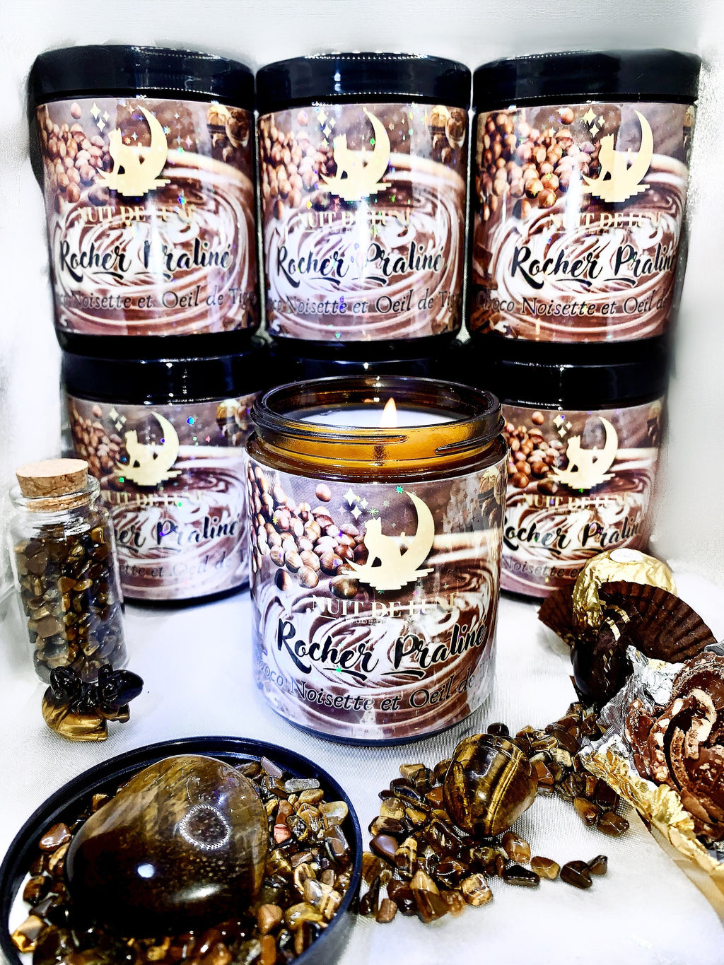 Bougie de luxe artisanale aux cristaux ROCHER PRALINÉ Chocolat, Noisettes, Pralines, Amandes et Oeil de Tigre