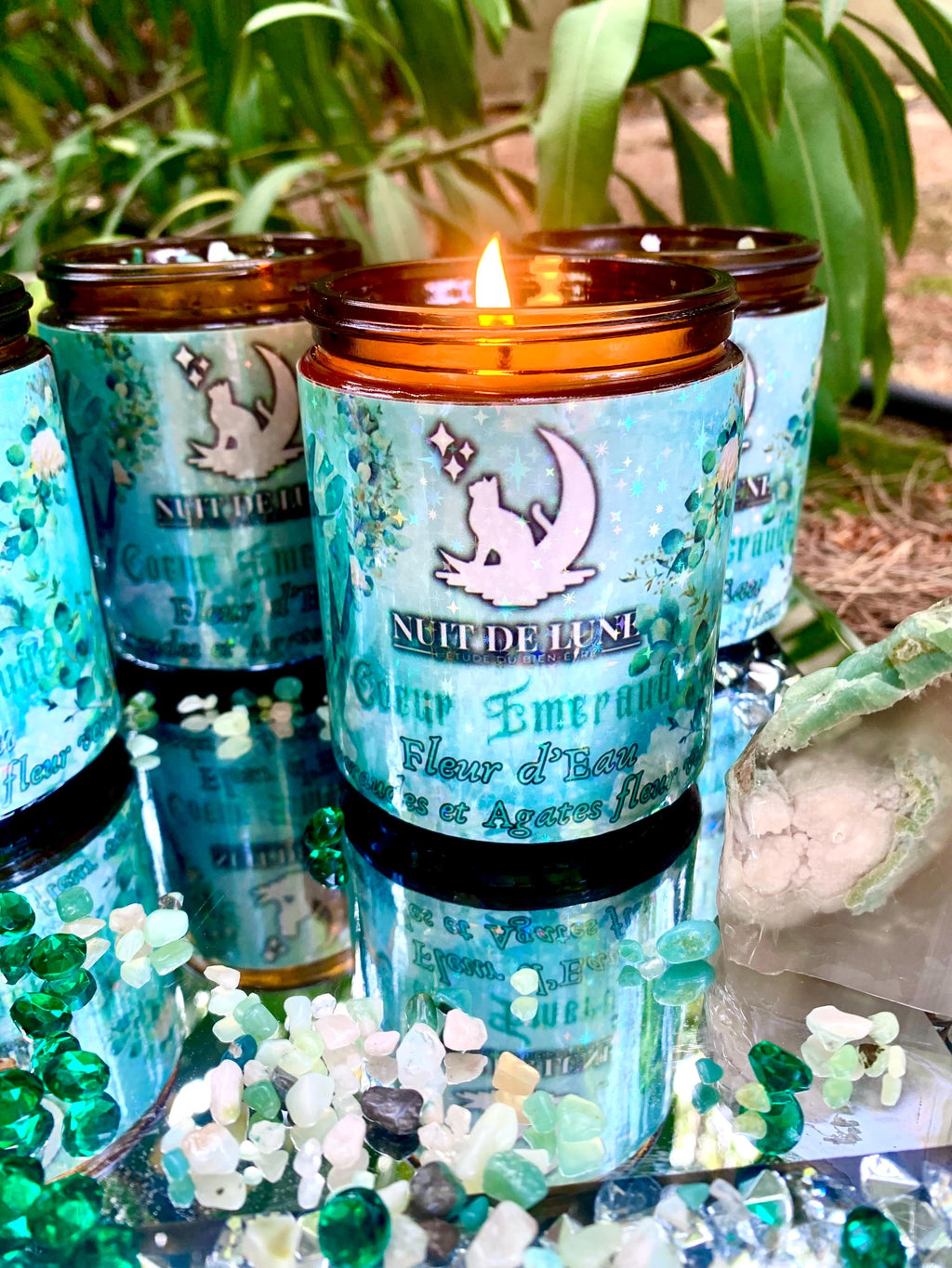 Bougie de luxe artisanale aux cristaux et gemmes COEUR EMERAUDE Fleur d’Eau, Émeraudes de Namibie et Agate fleur verte