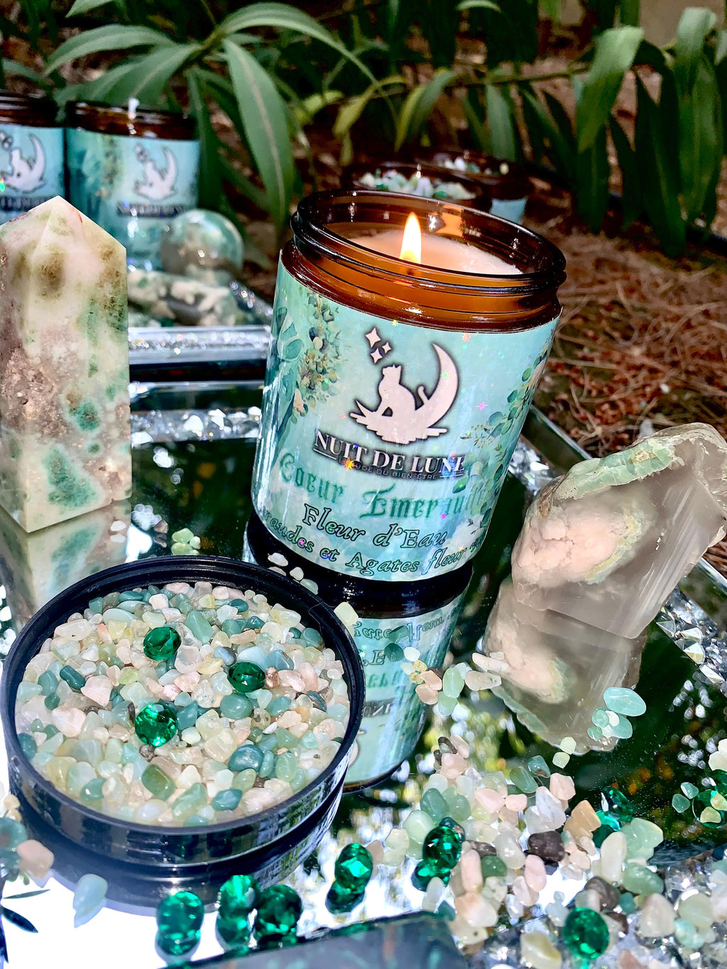 Bougie de luxe artisanale aux cristaux et gemmes COEUR EMERAUDE Fleur d’Eau, Émeraudes de Namibie et Agate fleur verte