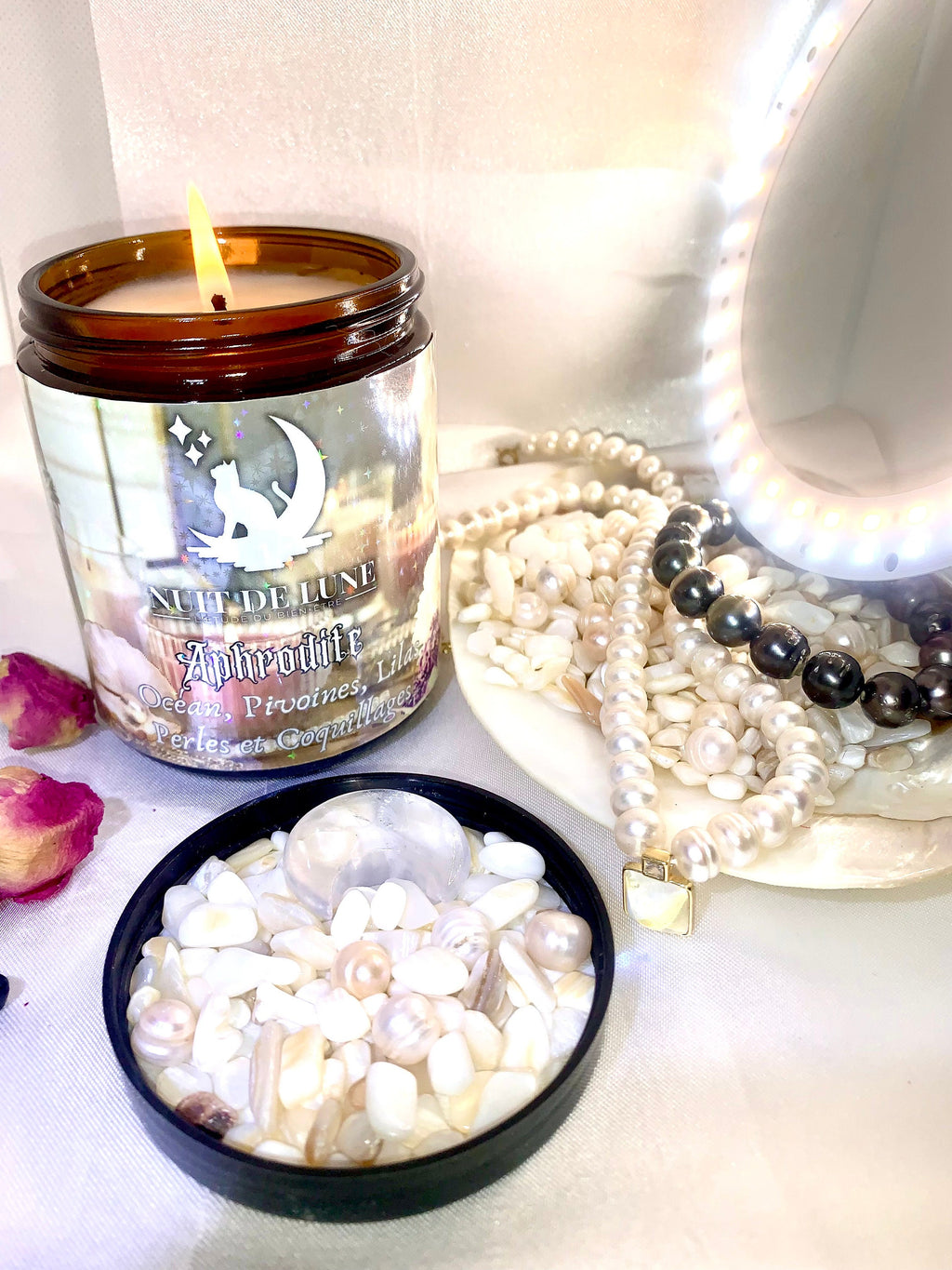Bougie de luxe artisanale aux cristaux parfumée APHRODITE Océan, Pivoines, Lilas, Perles et Coquillages
