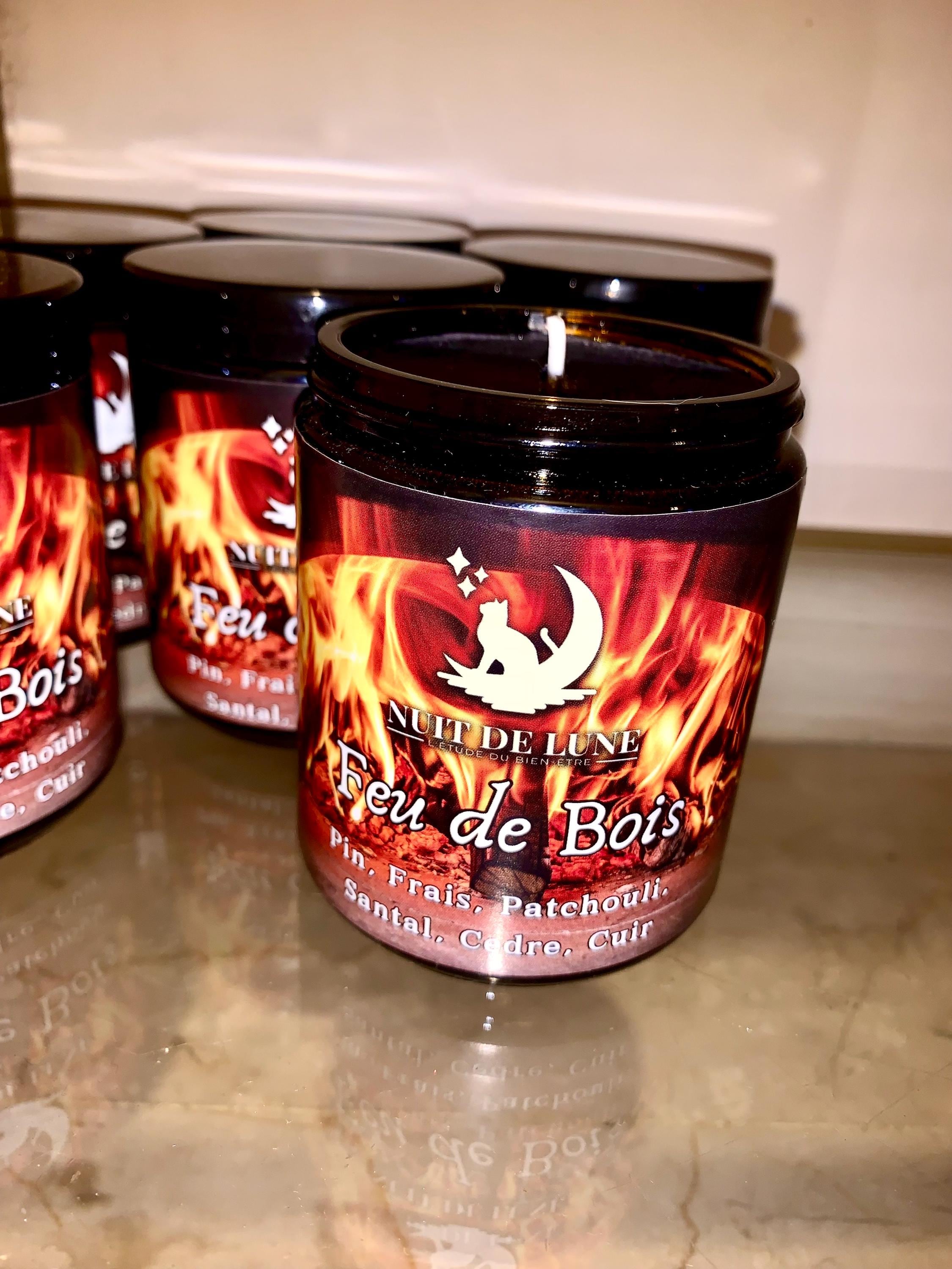 Bougie de luxe artisanale parfumée Noel FEU DE BOIS Pin frais, cedre, patchouli, santal, cuir