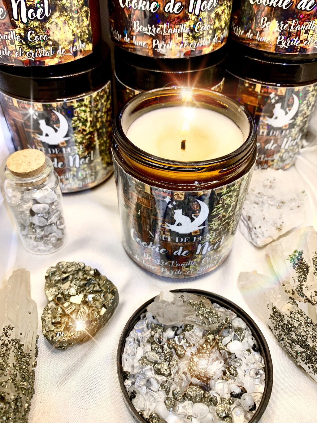 Bougie de luxe artisanale parfumée Nuit de Lune COOKIE DE NOËL Beurre, Vanille, Coco- Pierres de lune, Pyrite et cristal de roche