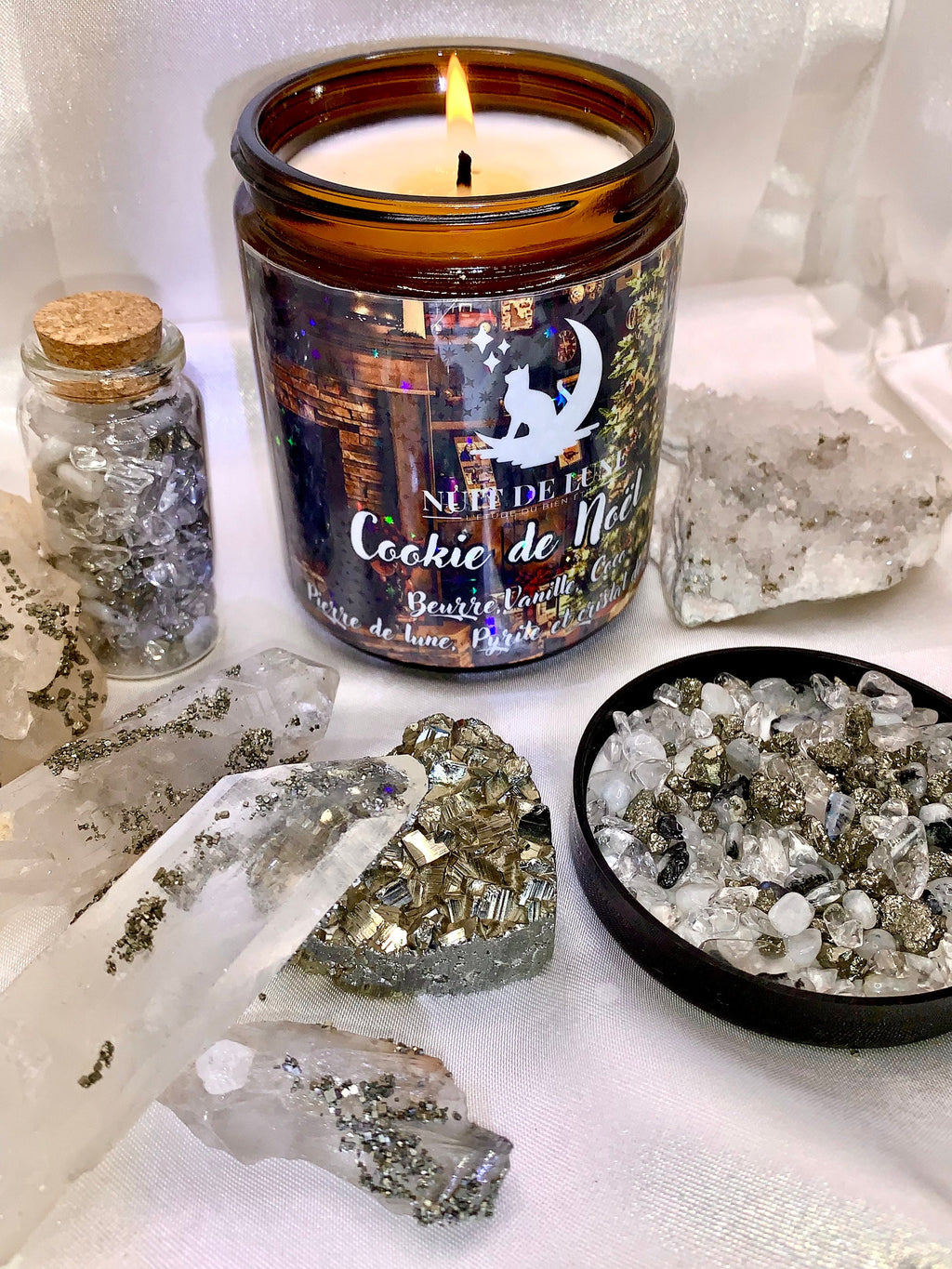 Bougie de luxe artisanale parfumée Nuit de Lune COOKIE DE NOËL Beurre, Vanille, Coco- Pierres de lune, Pyrite et cristal de roche