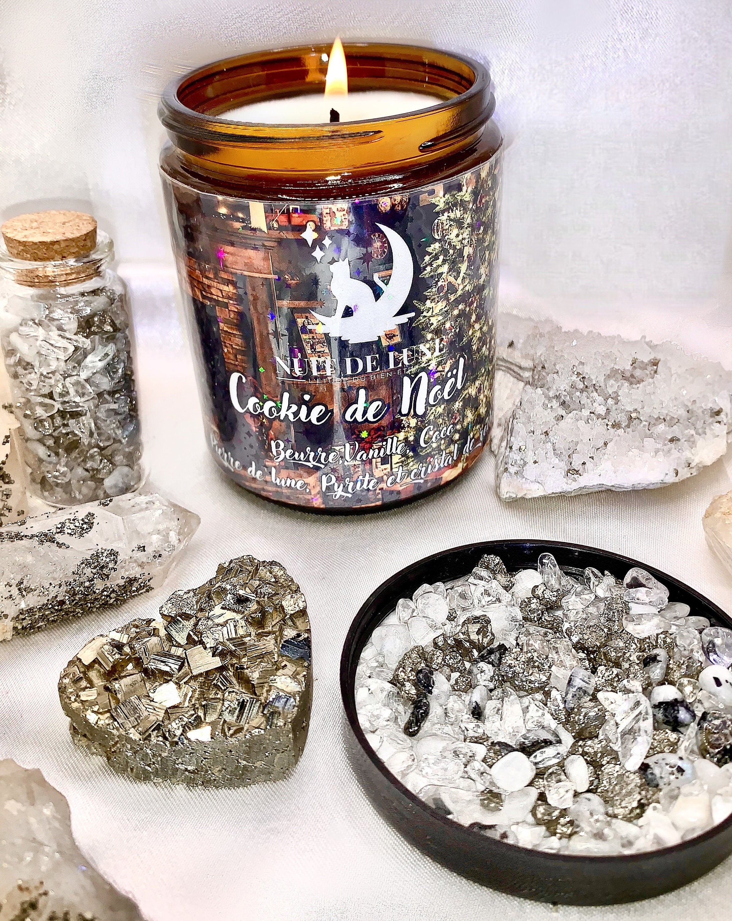 Bougie de luxe artisanale parfumée Nuit de Lune COOKIE DE NOËL Beurre, Vanille, Coco- Pierres de lune, Pyrite et cristal de roche