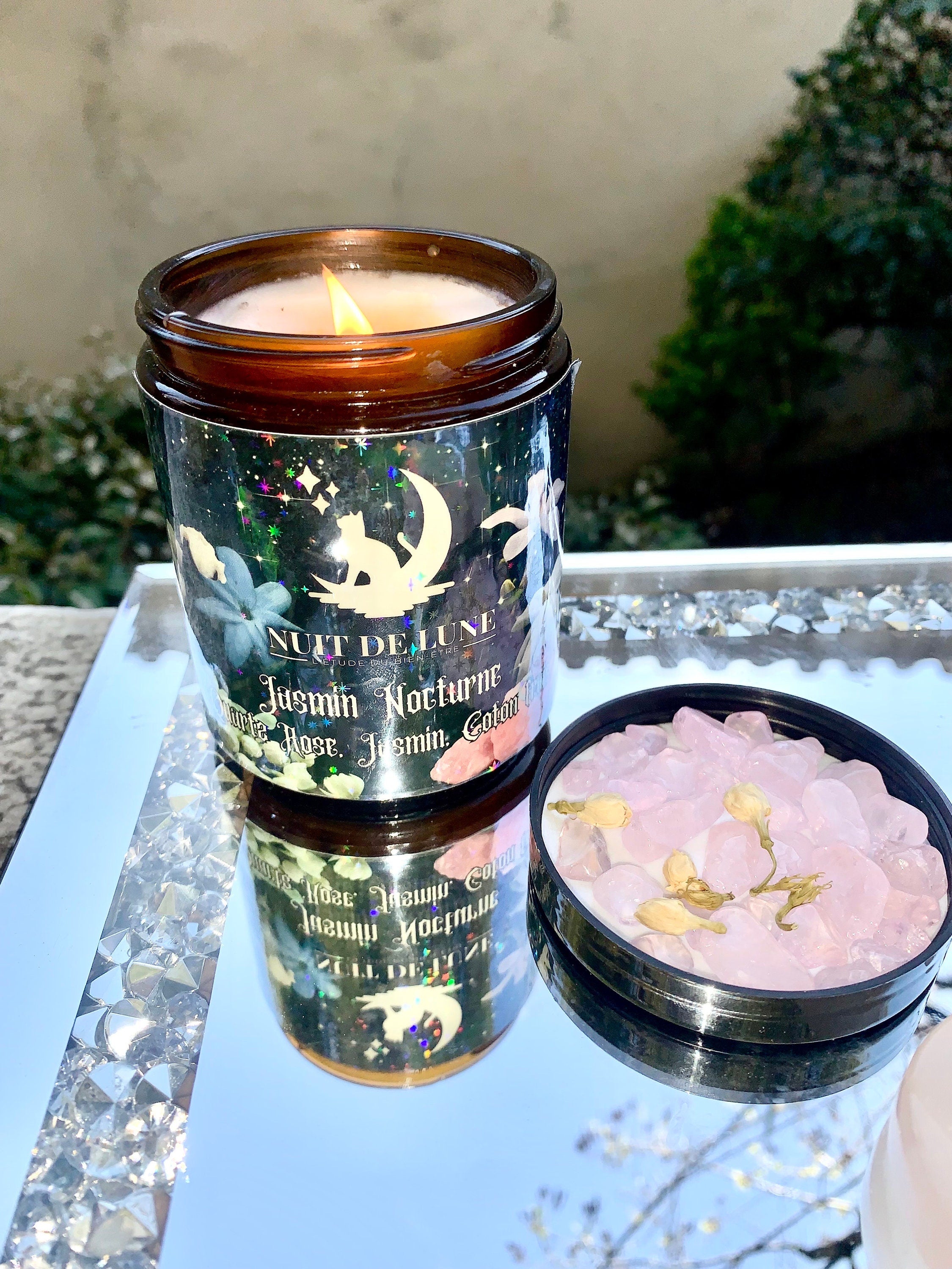 Bougie de luxe artisanale parfumée aux cristaux  Nuit de Lune JASMIN NOCTURNE - jasmin, fleur de coton, quartz rose et jasmin séché