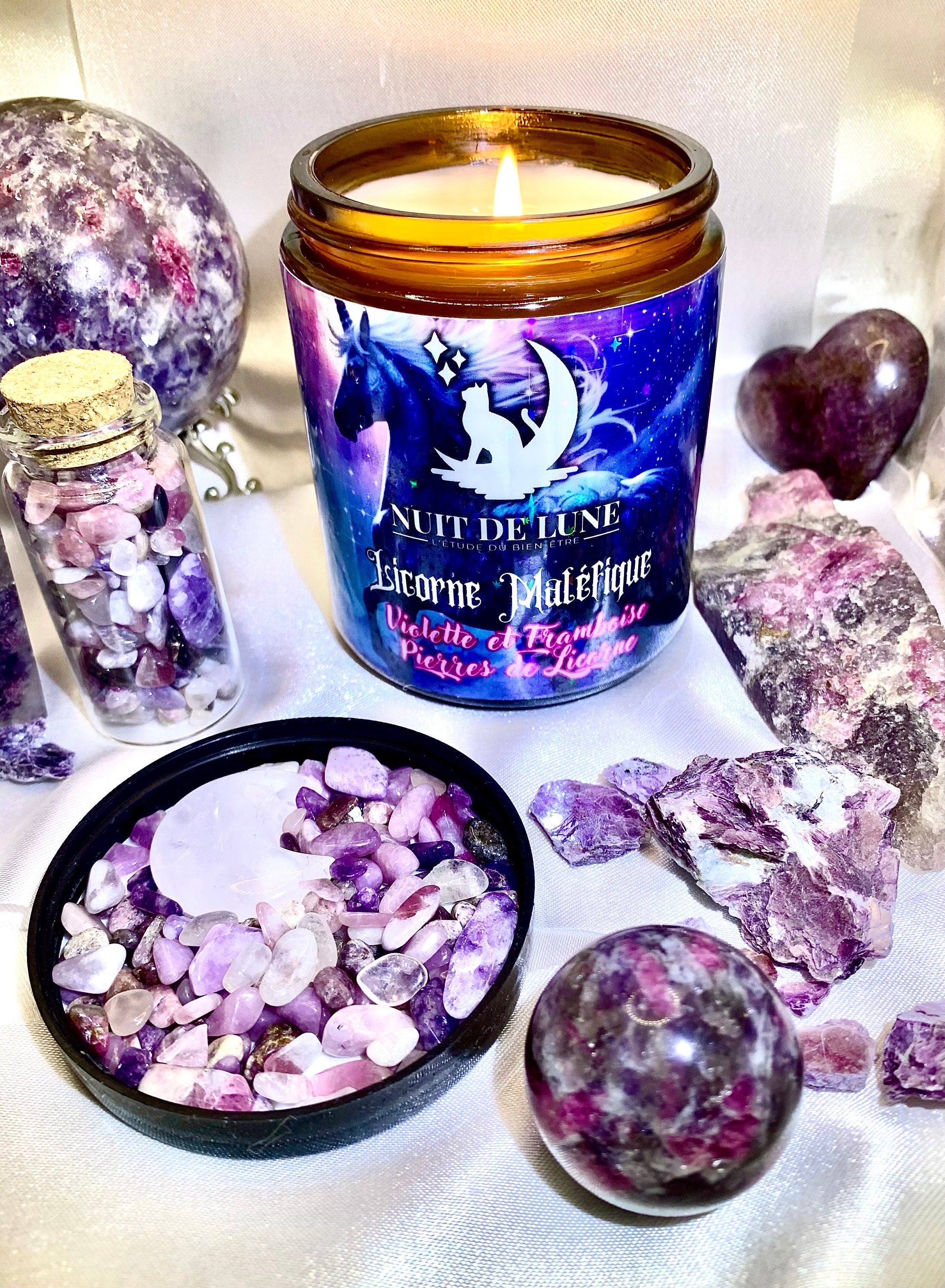 Bougie de luxe artisanale parfumée aux cristaux Nuit de Lune LICORNE MALÉFIQUE Violette et Framboise, fruits rouges Pierres de licorne