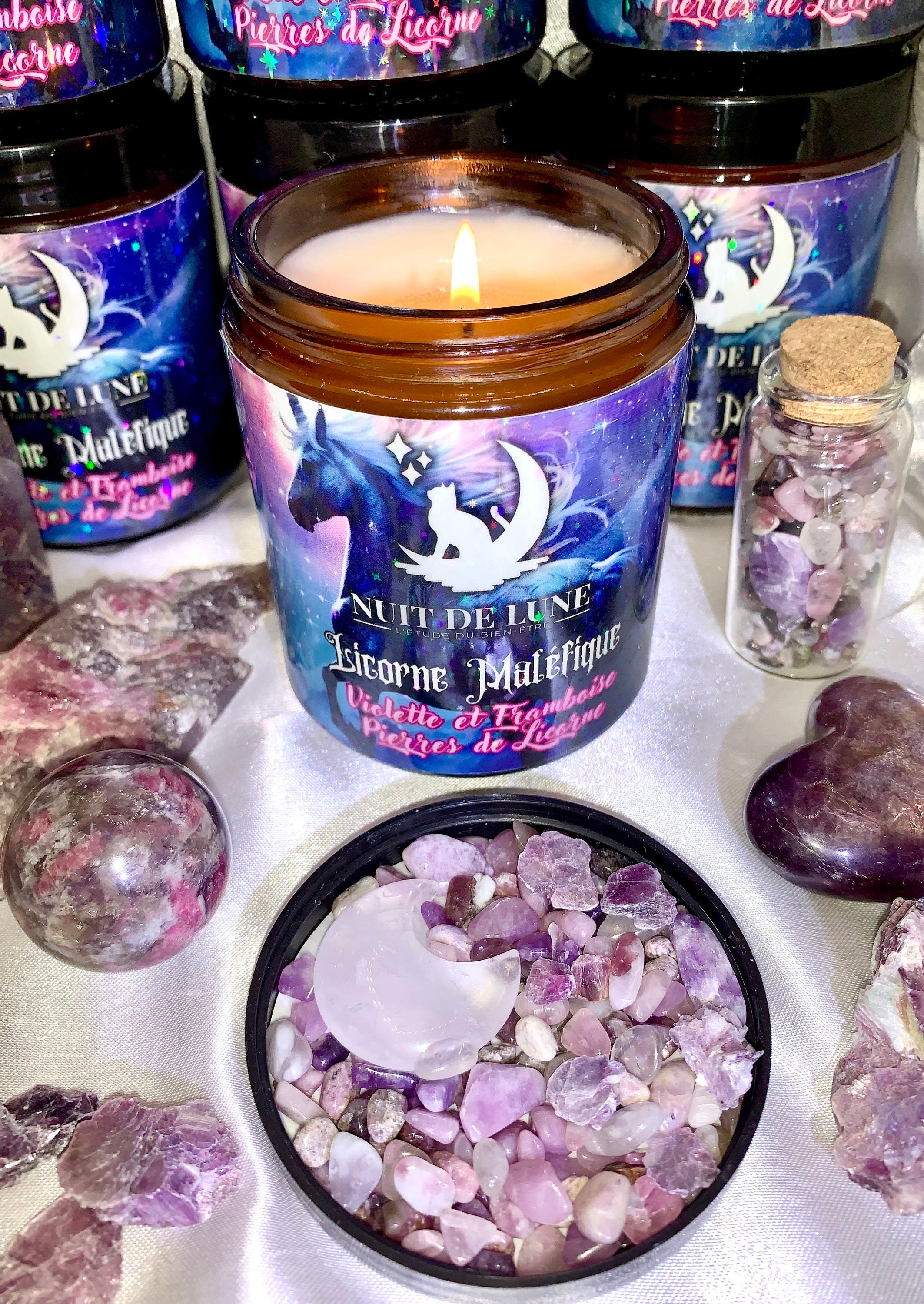 Bougie de luxe artisanale parfumée aux cristaux Nuit de Lune LICORNE MALÉFIQUE Violette et Framboise, fruits rouges Pierres de licorne