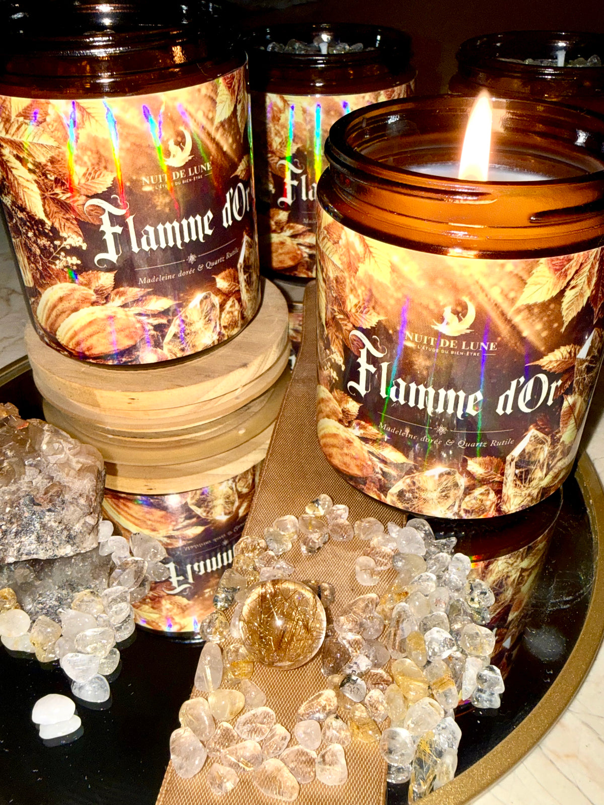 Bougie de luxe artisanale aux cristaux FLAMME D’OR Madeleine dorée et Quartz Rutile