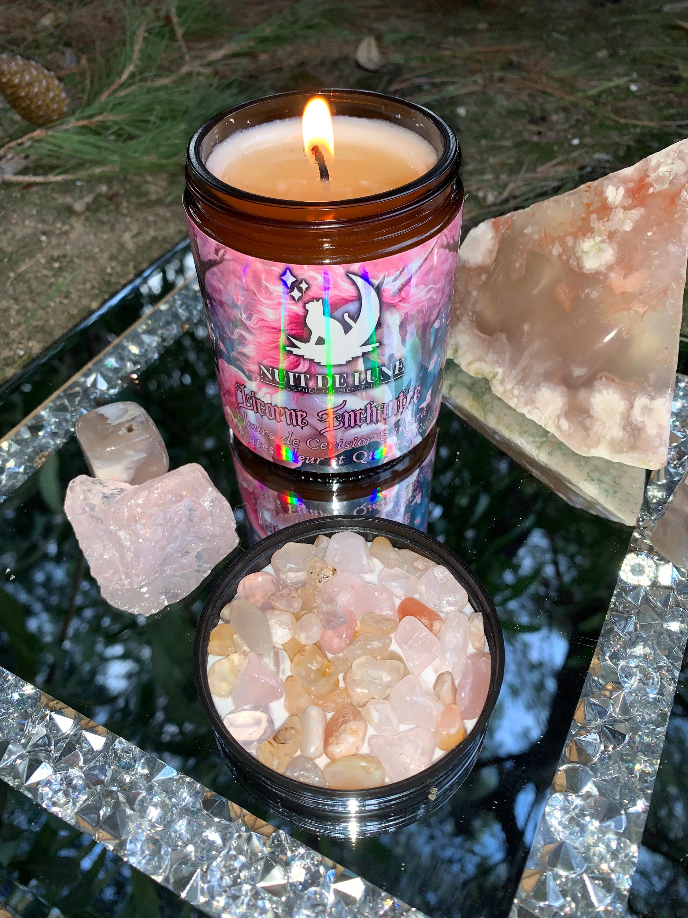 bougie de luxe artisanale aux cristaux LICORNE ENCHANTÉE Fleurs de Cerisier Sakura, Agate Fleur et Quartz Rose