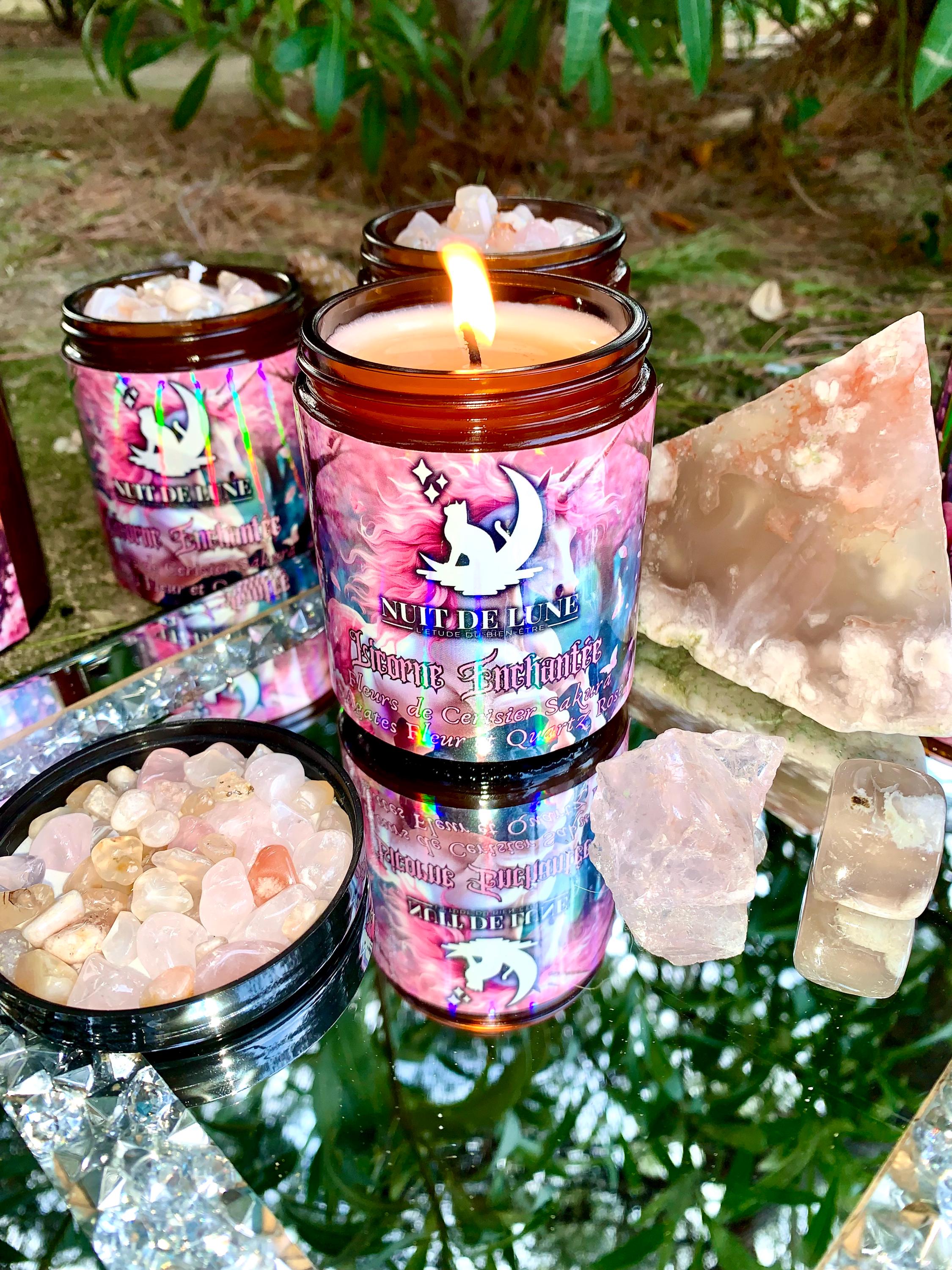 bougie de luxe artisanale aux cristaux LICORNE ENCHANTÉE Fleurs de Cerisier Sakura, Agate Fleur et Quartz Rose