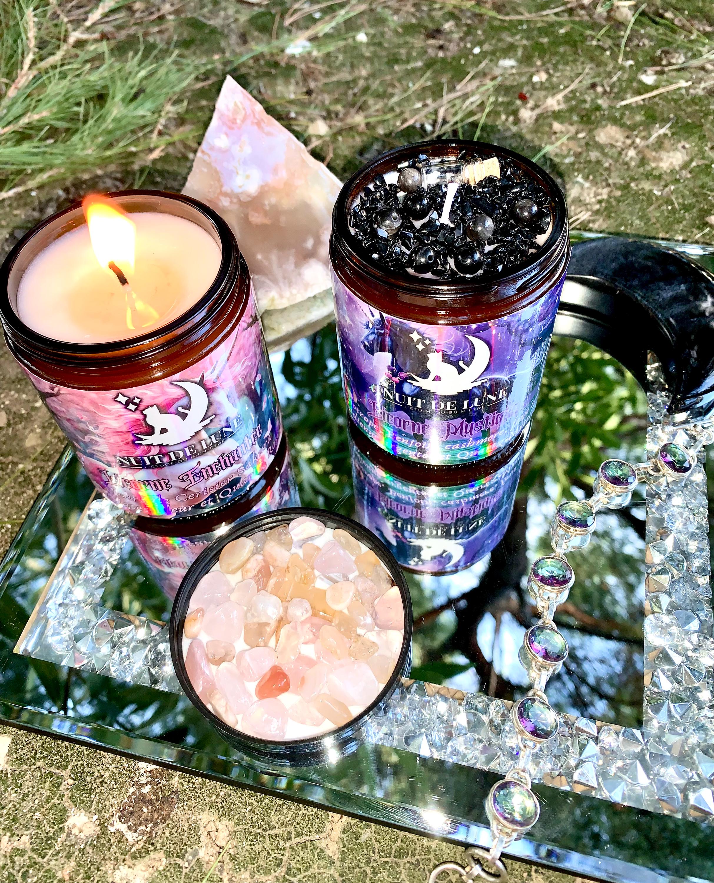 bougie de luxe artisanale aux cristaux LICORNE MYSTIQUE Papier d'Arménie, perles d'Obsidienne argentée et fiole de quartz Mystique