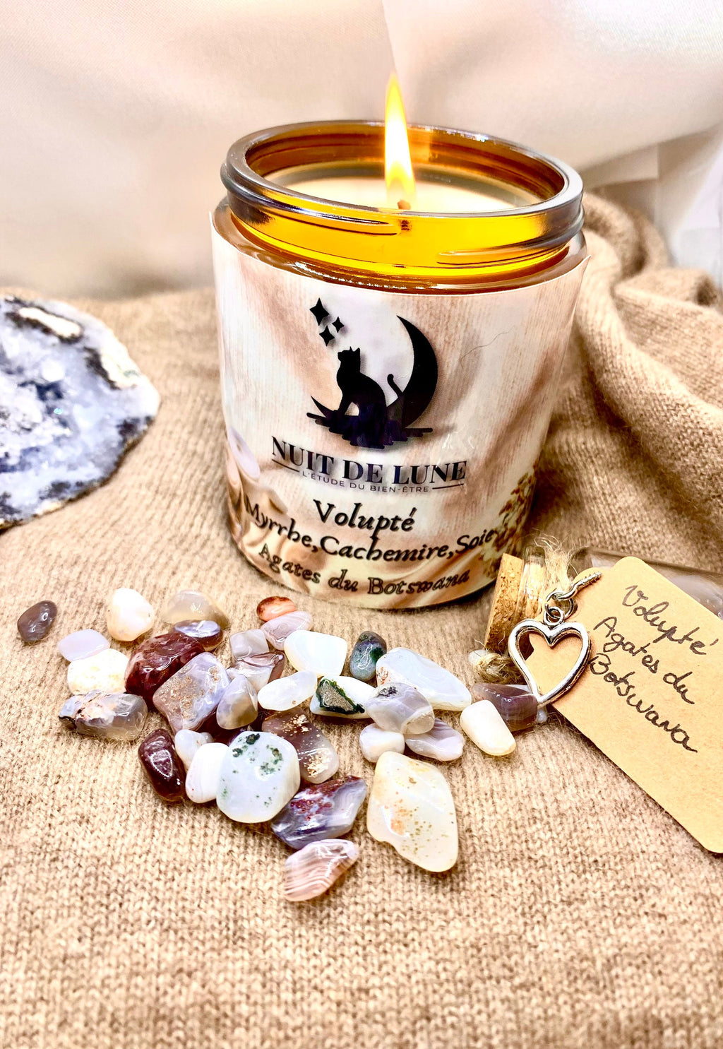 Bougie de luxe artisanale Nuit de Lune VOLUPTÉ Parfumée Myrrhe, Cashmere et soie et sa fiole d’Agates du Botswana