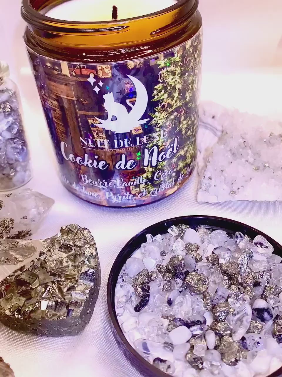 Bougie de luxe artisanale parfumée Nuit de Lune COOKIE DE NOËL Beurre, Vanille, Coco- Pierres de lune, Pyrite et cristal de roche